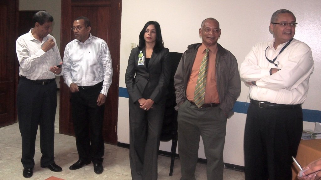 Directivos de Senasa y autoridades de la UASD-Santiago